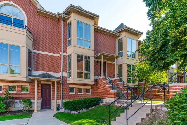 $449,000 | 62 Legacy Lane, Wheeling, IL 60090