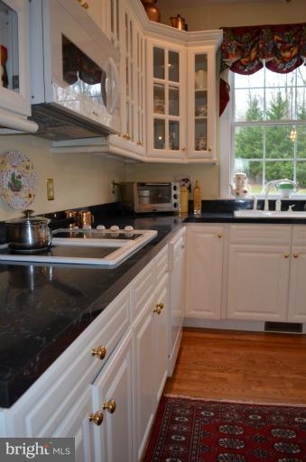 1944 Jones Road Winchester, VA 22602 - Photo 15 of 30 Kitchen