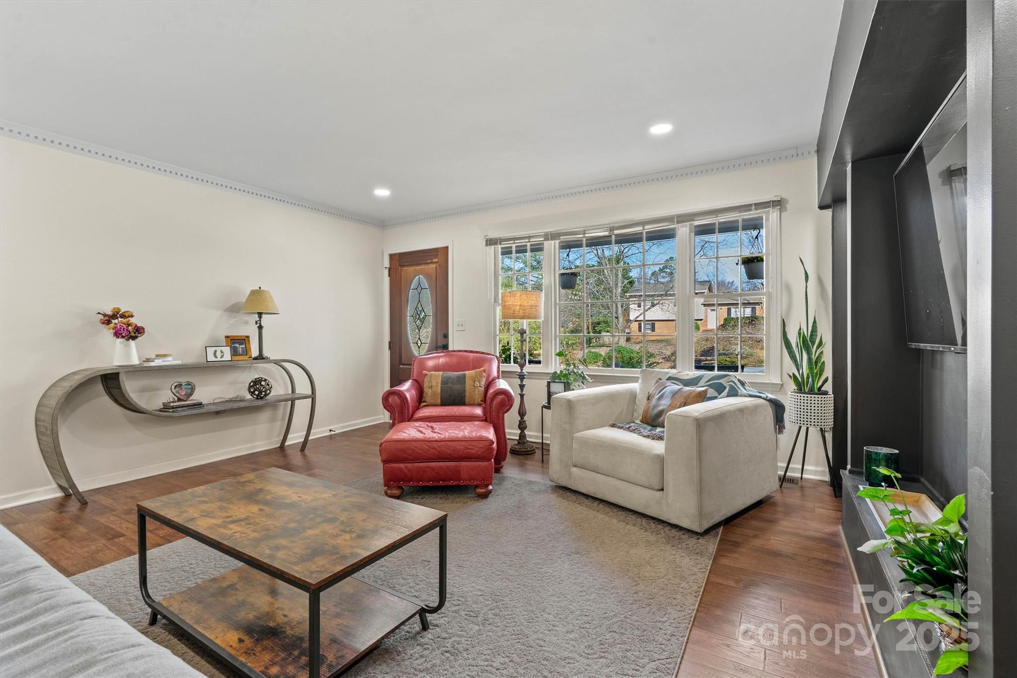 5645 Sandhurst Road Hickory, NC 28602 - Photo 8 of 46 a living room with furniture