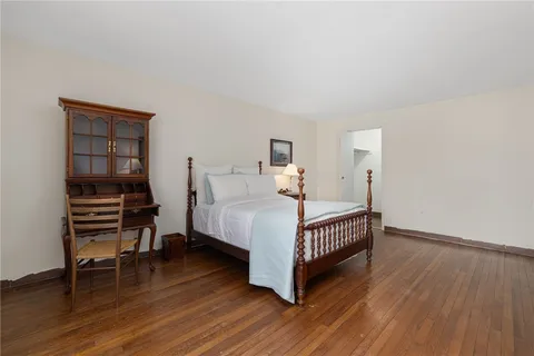 $575,000 | 401 Bellevue Avenue, Unit 308, Newport, RI 02840