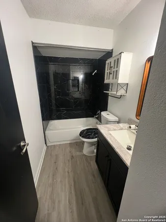 $1,450 | 923 Vance Jackson Road, San Antonio, TX 78201