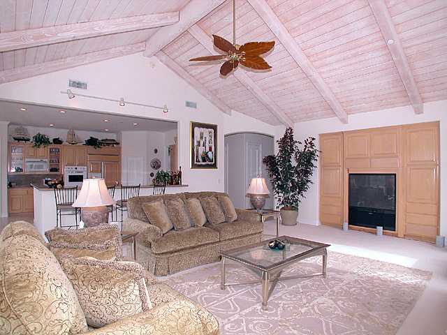 4221 Fallsbrae Road Fallbrook, CA 92028 - Photo 5 of 21 Great room and kitchen