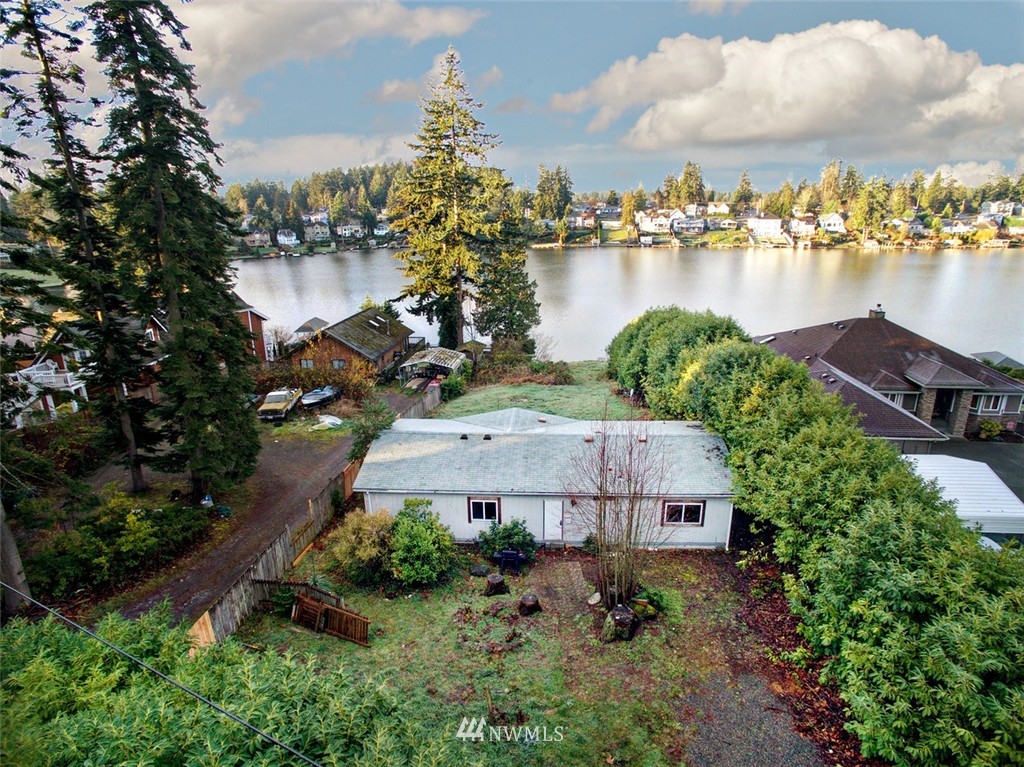 7104 Vandermark Road East Lake Tapps, WA 98391 - Photo 3 of 10
