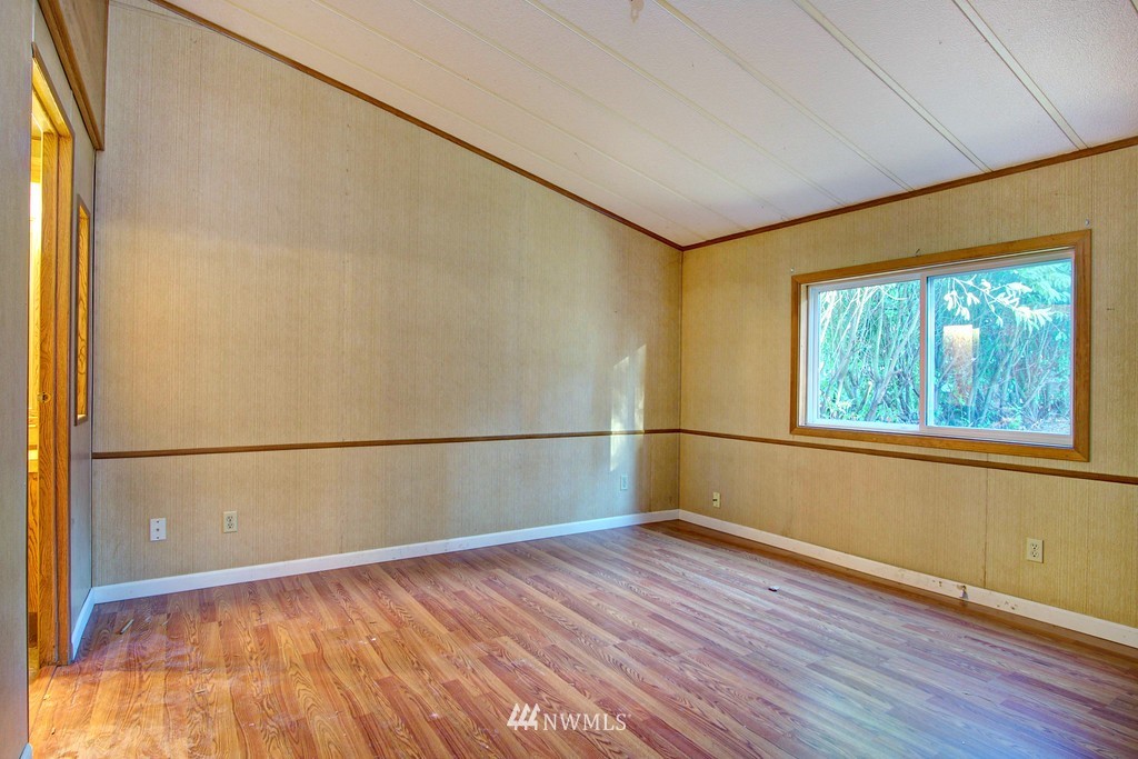 7104 Vandermark Road East Lake Tapps, WA 98391 - Photo 8 of 10