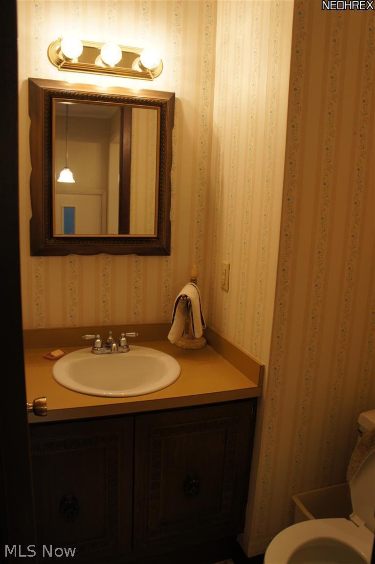 647 Button Road Bedford, OH 44146 - Photo 7 of 15 Gallery Image 7