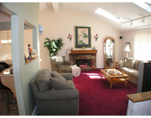 18 Bayberry Road Danvers, MA 01923 - Photo 3 of 14 Gallery Image 3