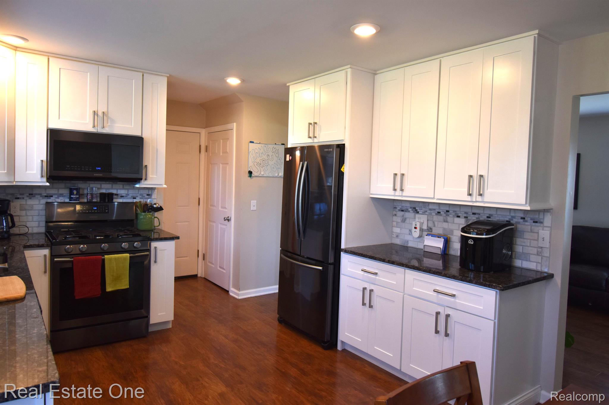 6051 Rocking Chair Road Grand Blanc, MI 48439 - Photo 13 of 43 Kitchen
