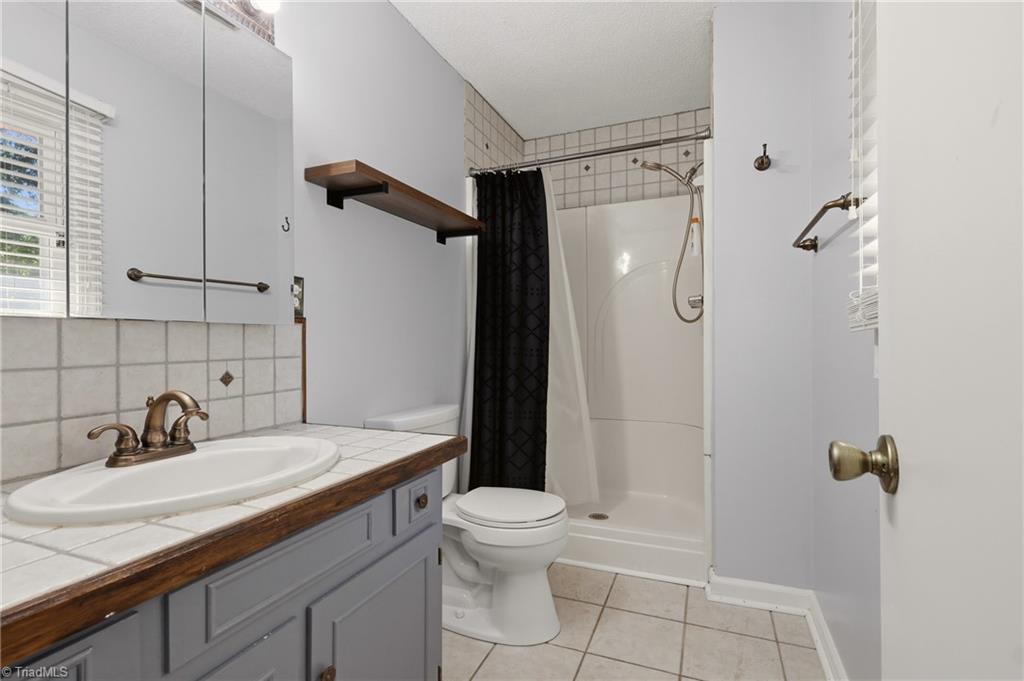 406 Spring Road Jamestown, NC 27282 - Photo 22 of 45 Gallery Image 22