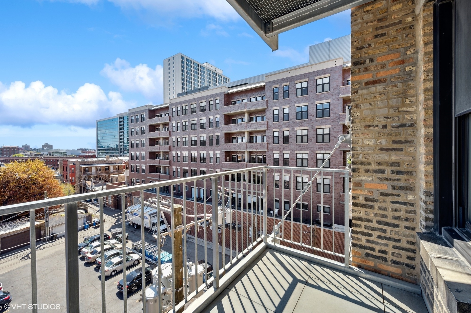 725 West Sheridan Road, Unit 603 Chicago, IL 60613 - Photo 14 of 16 a view of a balcony with city view