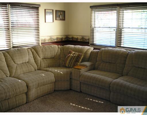 22 Montview Road Edison, NJ 08837 - Photo 5 of 10