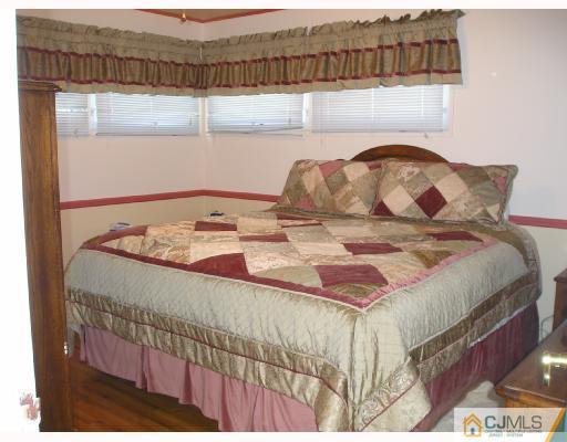 22 Montview Road Edison, NJ 08837 - Photo 7 of 10