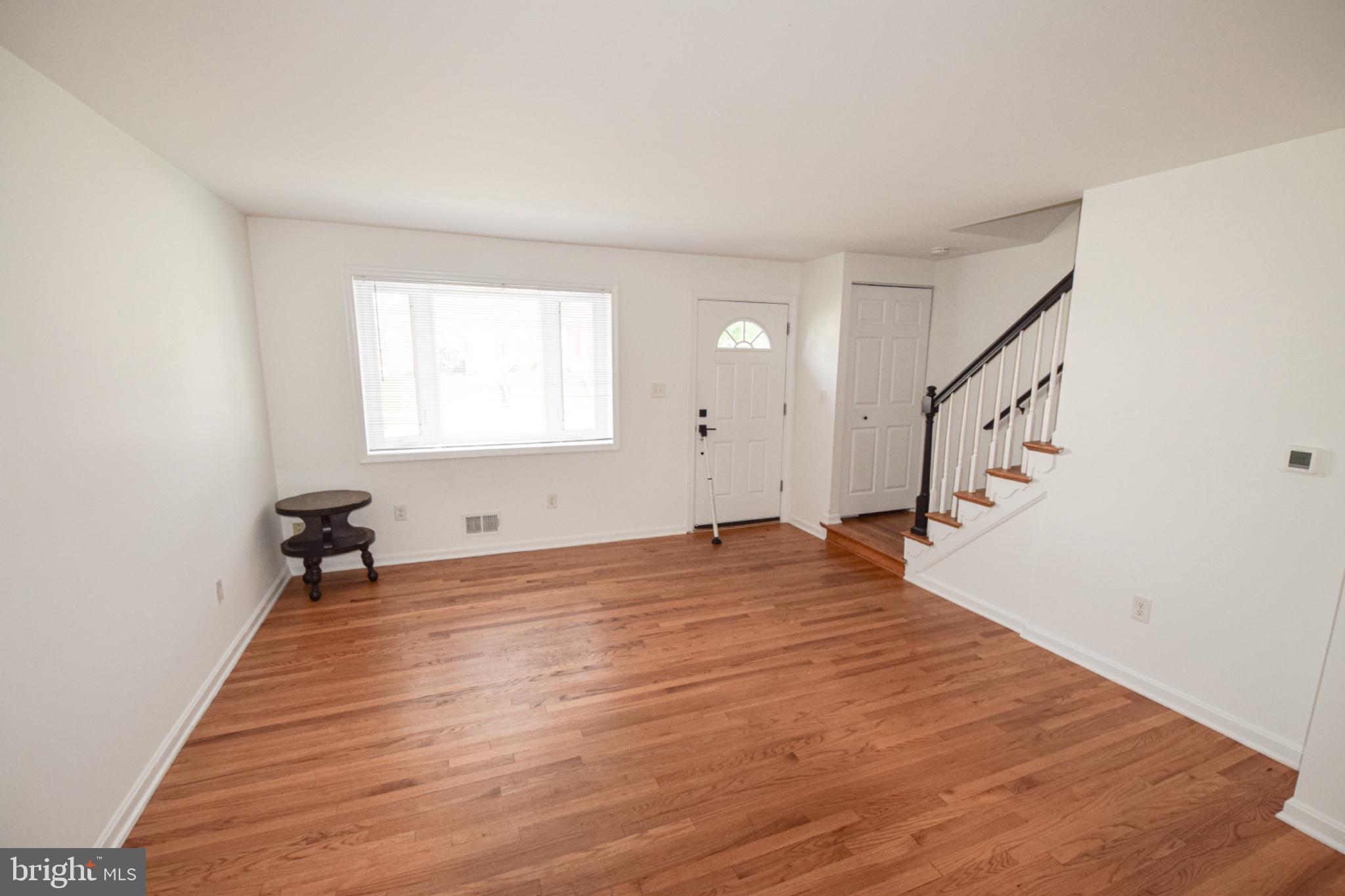 5644 Leiden Road Baltimore, MD 21206 - Photo 2 of 24 Living Room