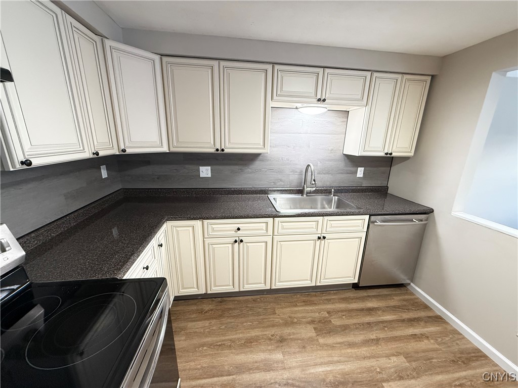 8017 Marlin Drive, Unit B Clay, NY 13041 - Photo 7 of 27