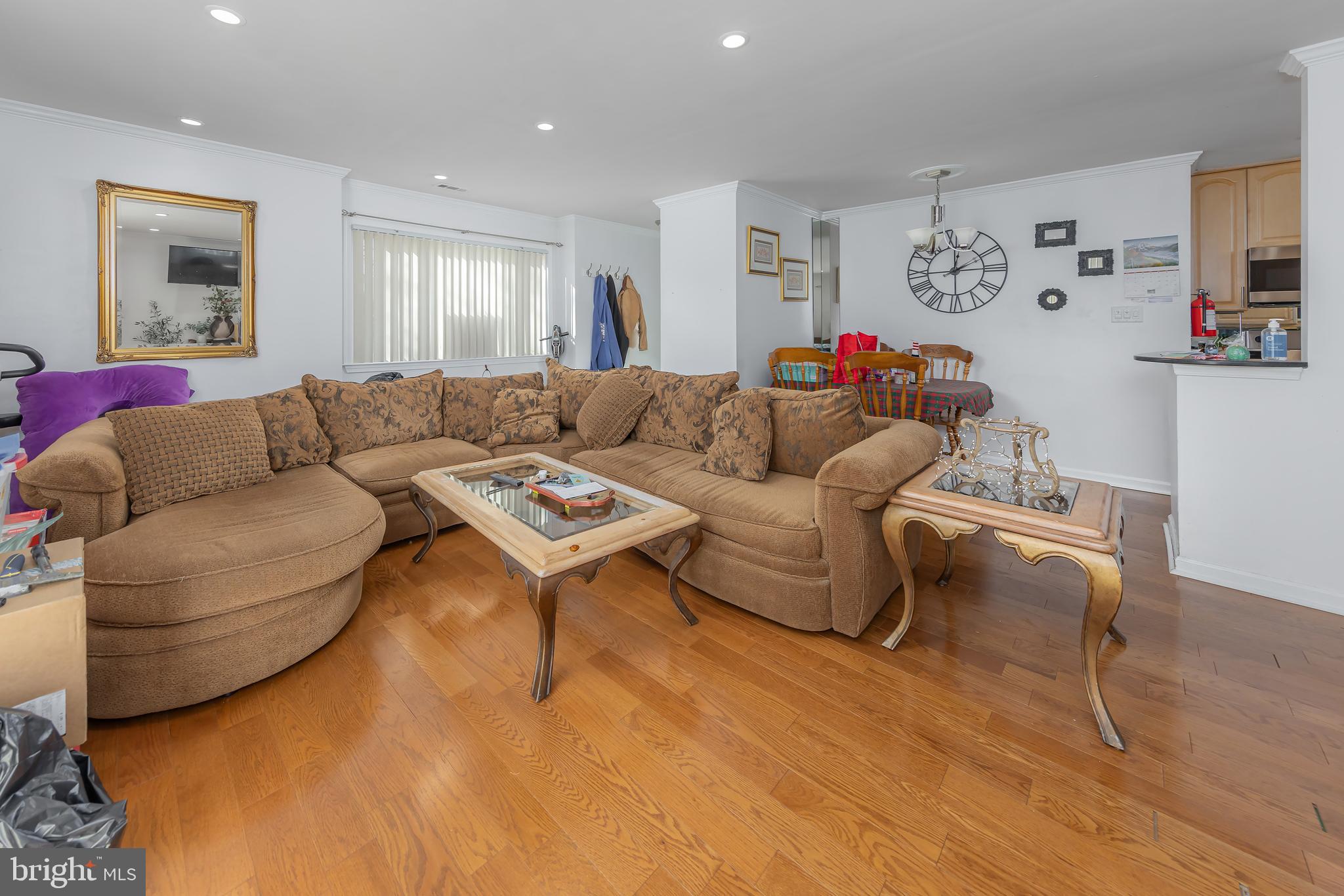 806 Britton Place Voorhees, NJ 08043 - Photo 6 of 16 Living Room