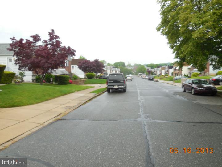 430 Densmore Road Philadelphia, PA 19116 - Photo 2 of 25 Gallery Image 2