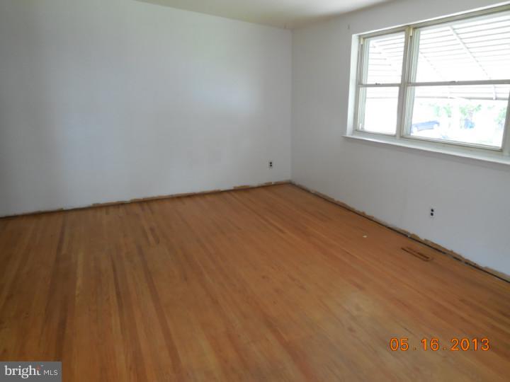 430 Densmore Road Philadelphia, PA 19116 - Photo 4 of 25 Gallery Image 4