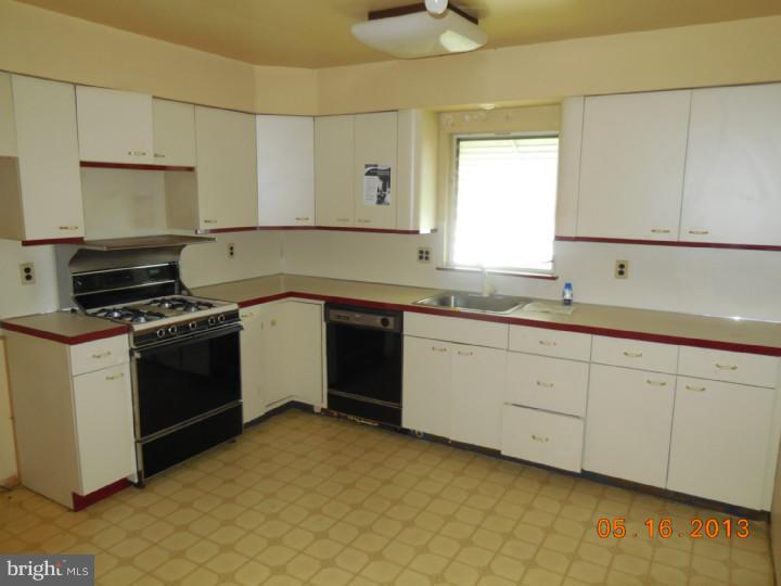 430 Densmore Road Philadelphia, PA 19116 - Photo 7 of 25 Gallery Image 7