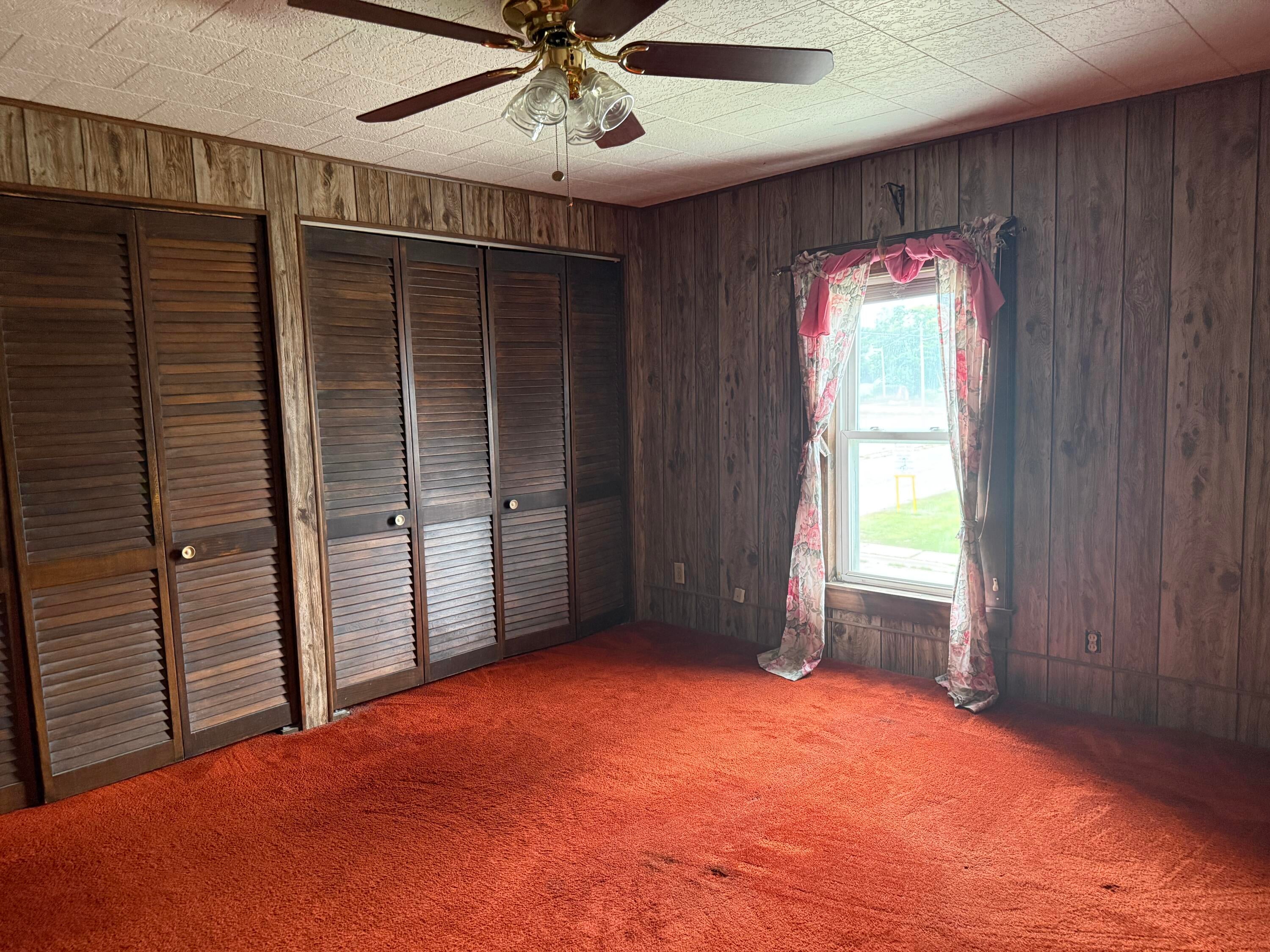 700 Division Street Cheboygan, MI 49721 - Photo 11 of 16 IMG_7400