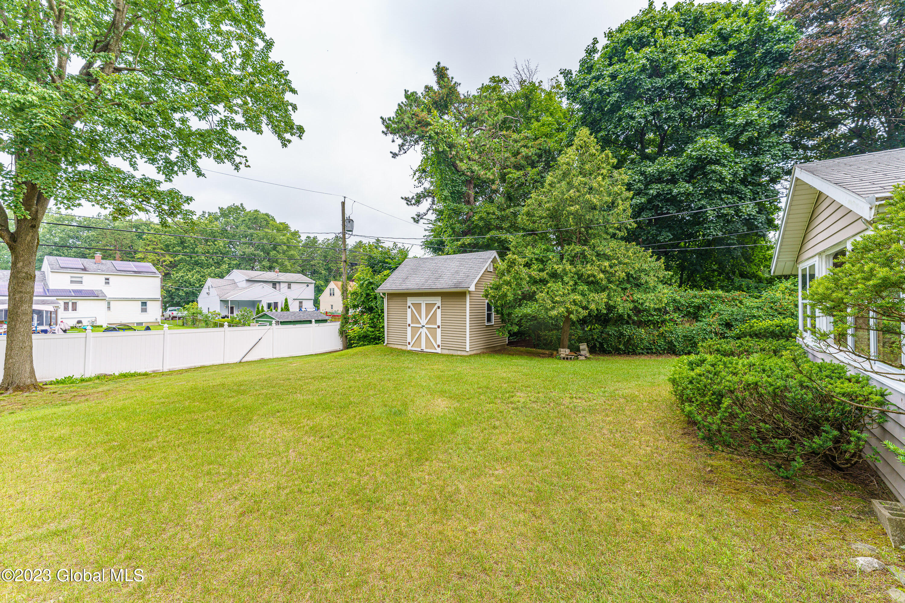 1002 Louis Road Rotterdam, NY 12303 - Photo 3 of 6 Yard (3)