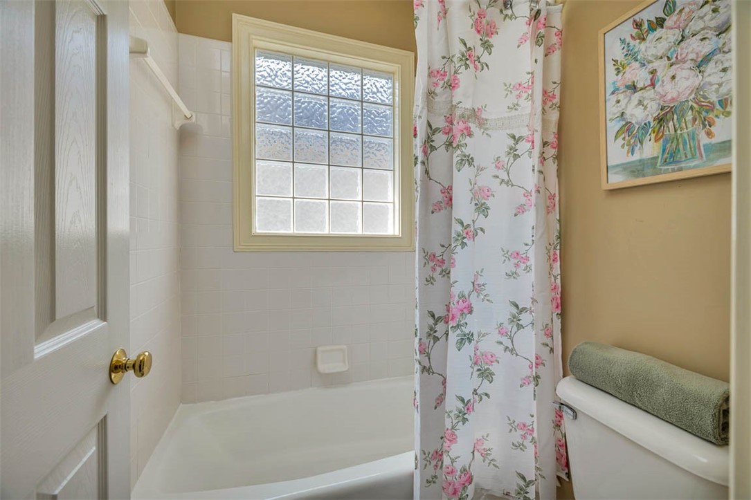 814 King's Grant St. Simons Island, GA 31522 - Photo 29 of 36 Guest 3 bath