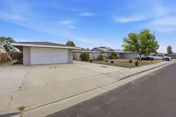 $335,000 | 110 West Hazelwood Drive, Lemoore, CA 93245