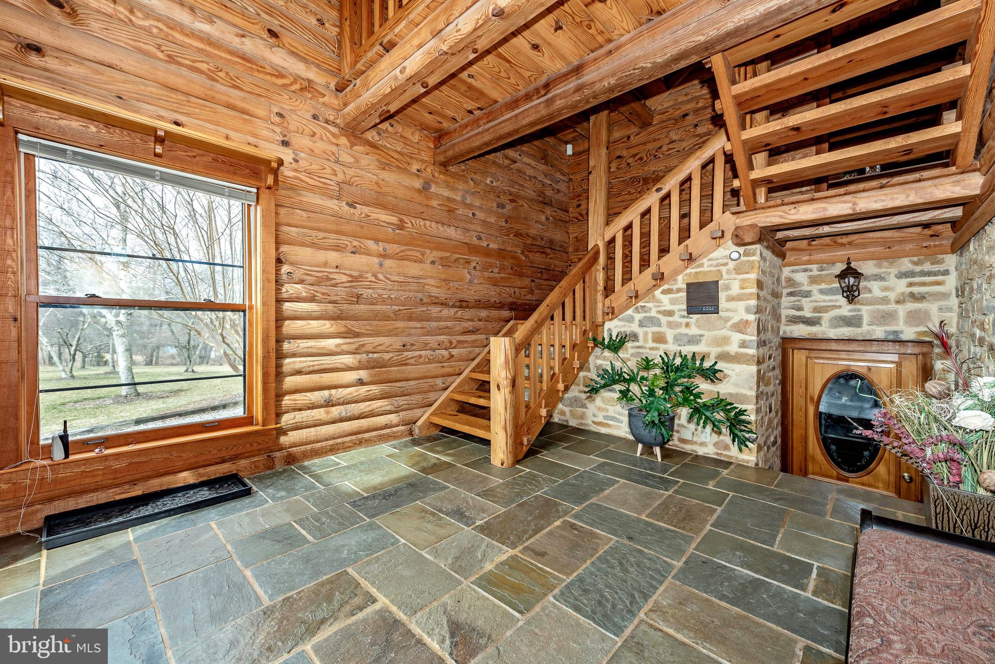Grand 2 story foyer entrance