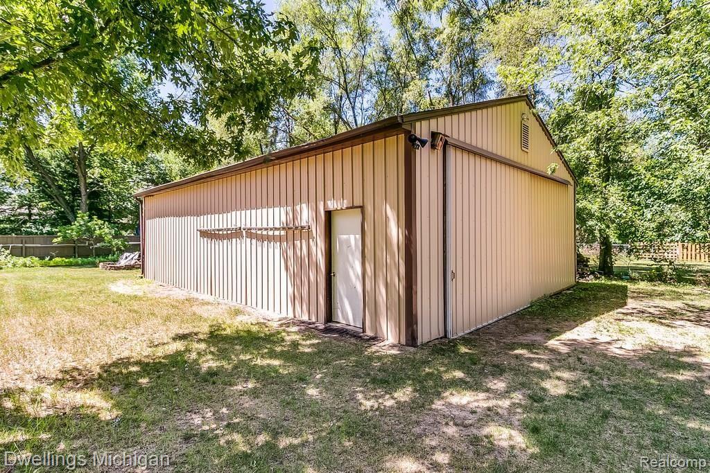43045 Bemis Road Belleville, MI 48111 - Photo 34 of 38 IMG_0057.jpg