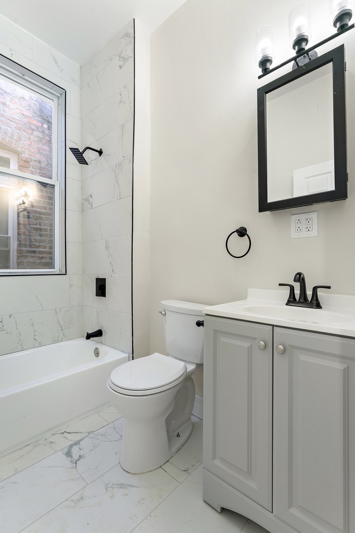 4321 West Maypole Avenue Chicago, IL 60624 - Photo 9 of 11