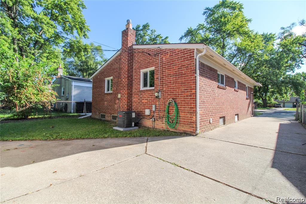 19169 Inkster Road Livonia, MI 48152 - Photo 21 of 29