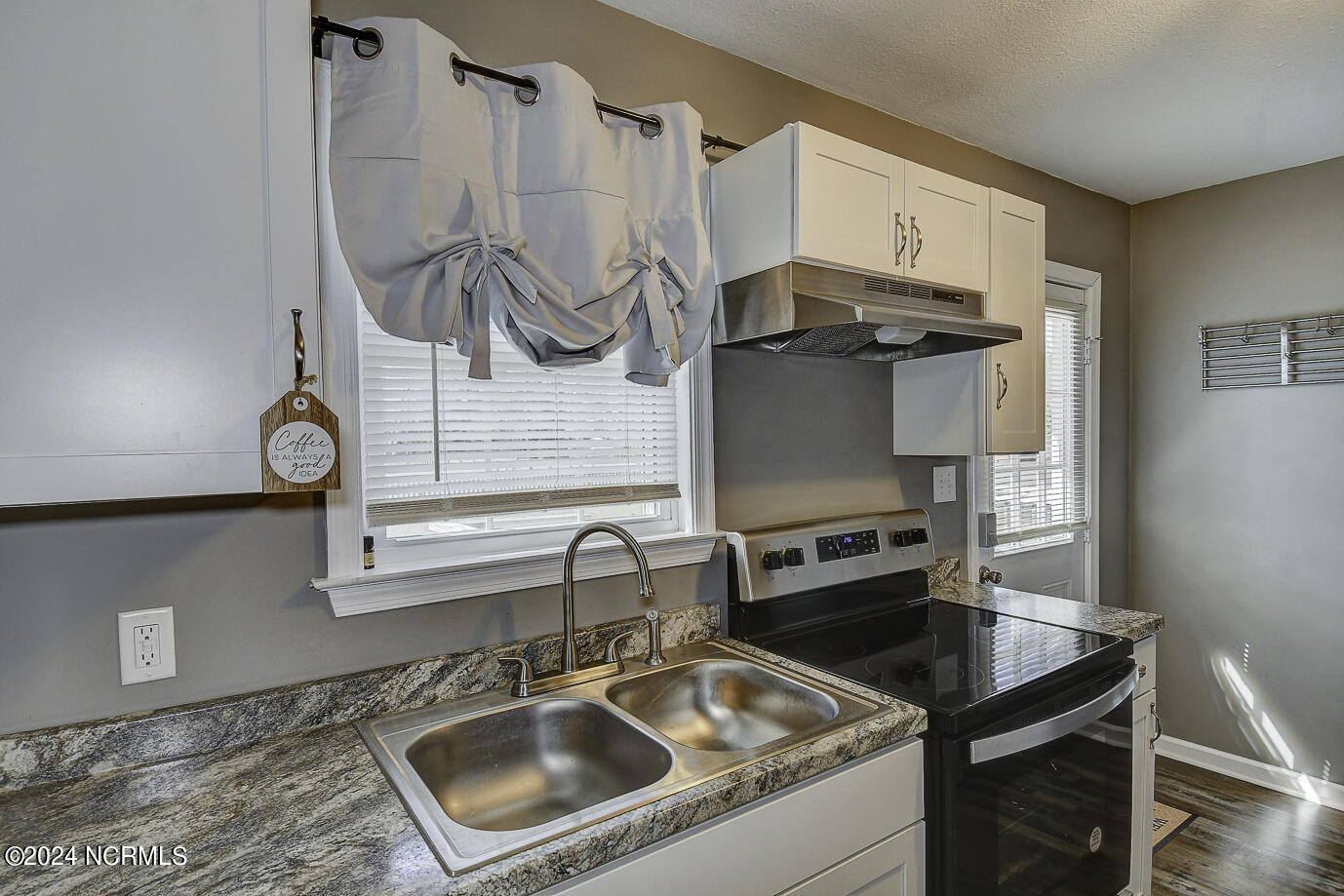 300 Bandon Road Edenton, NC 27932 - Photo 11 of 32 18-Kitchen