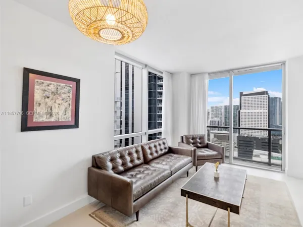$4,000 | 1060 Brickell Avenue, Unit 3117, Miami, FL 33131
