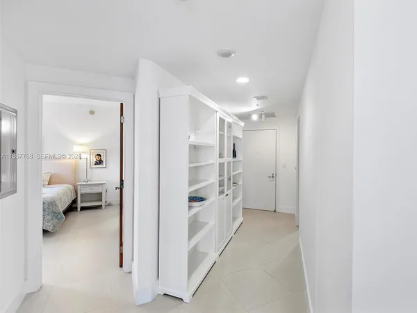 $4,000 | 1060 Brickell Avenue, Unit 3117, Miami, FL 33131