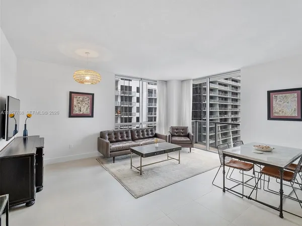 $4,000 | 1060 Brickell Avenue, Unit 3117, Miami, FL 33131