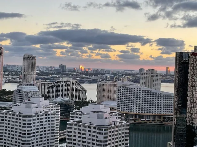 $4,500 | 1060 Brickell Avenue, Unit 3117, Miami, FL 33131