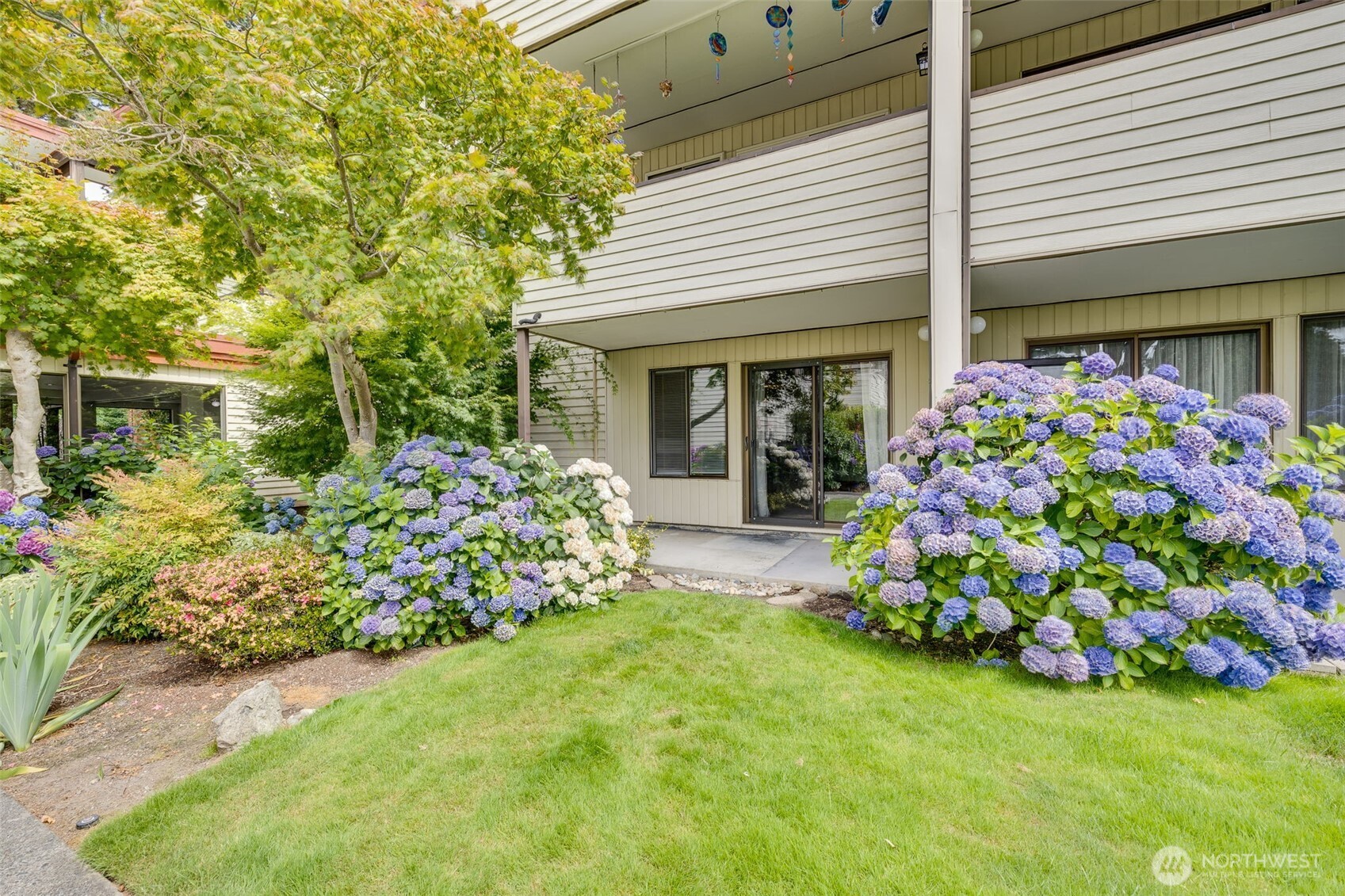 8516 196th Street Southwest, Unit 105 Edmonds, WA 98026 - Photo 27 of 40
