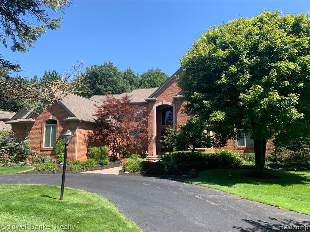 3849 Walnut Brook Drive Rochester Hills, MI 48309 - Photo 2 of 64