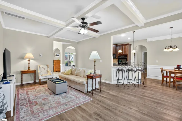 $419,500 | 207 East Deer Drive, Greenville, SC 29611