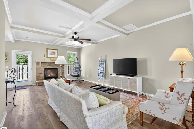 $419,500 | 207 East Deer Drive, Greenville, SC 29611