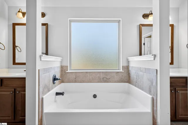 $419,500 | 207 East Deer Drive, Greenville, SC 29611