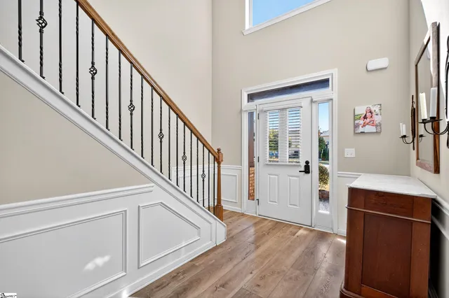 $419,500 | 207 East Deer Drive, Greenville, SC 29611