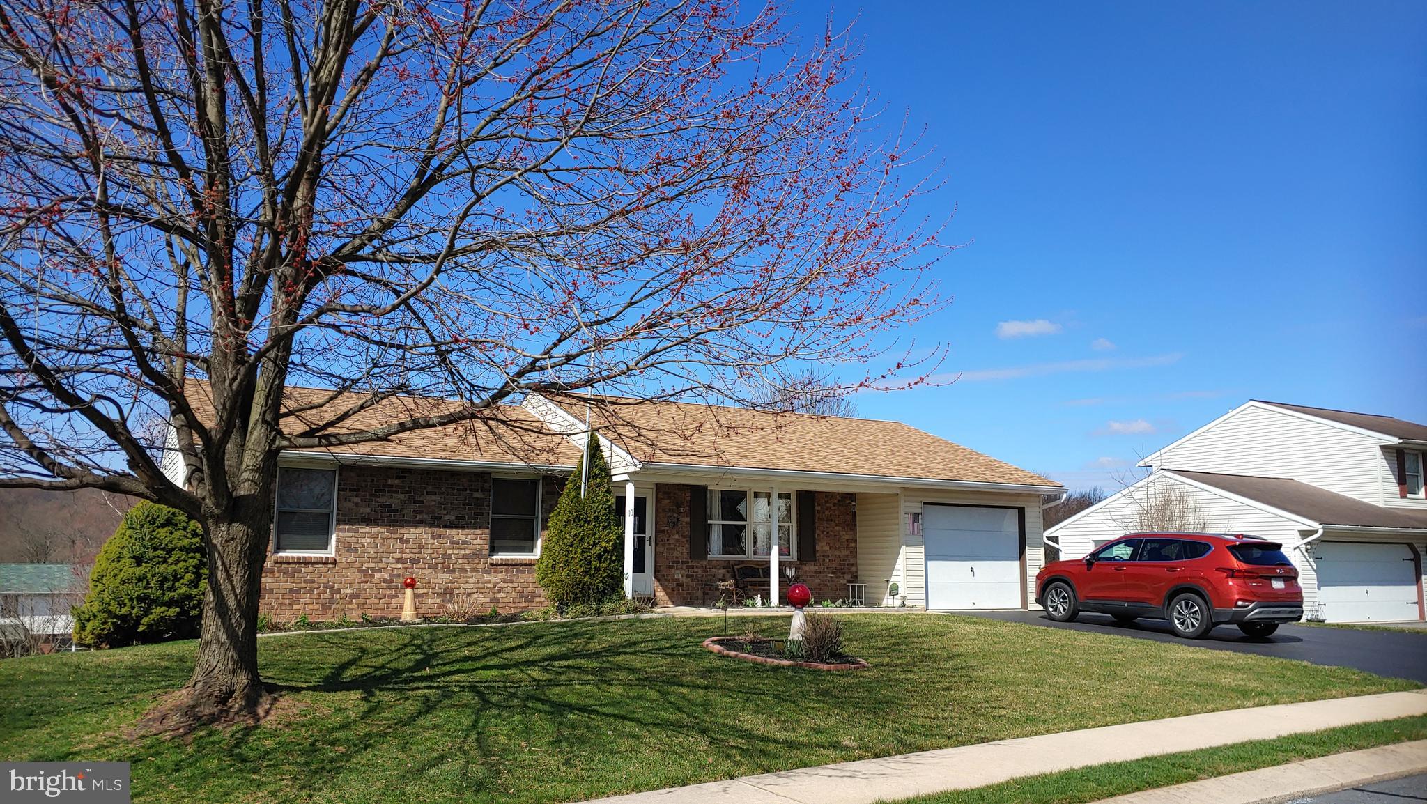 10 Barnhill Road Denver, PA 17517 - Photo 2 of 29 Front View