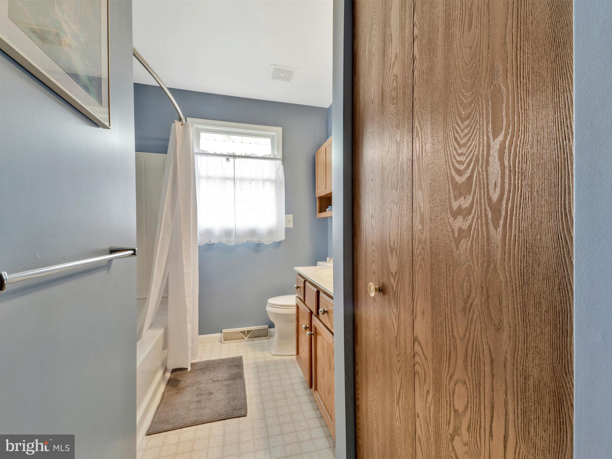 10 Barnhill Road Denver, PA 17517 - Photo 19 of 29 Main Full Bath