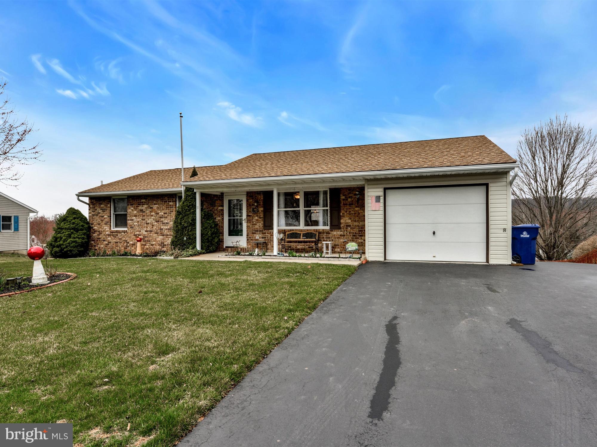 10 Barnhill Road Denver, PA 17517 - Photo 4 of 29 Front View