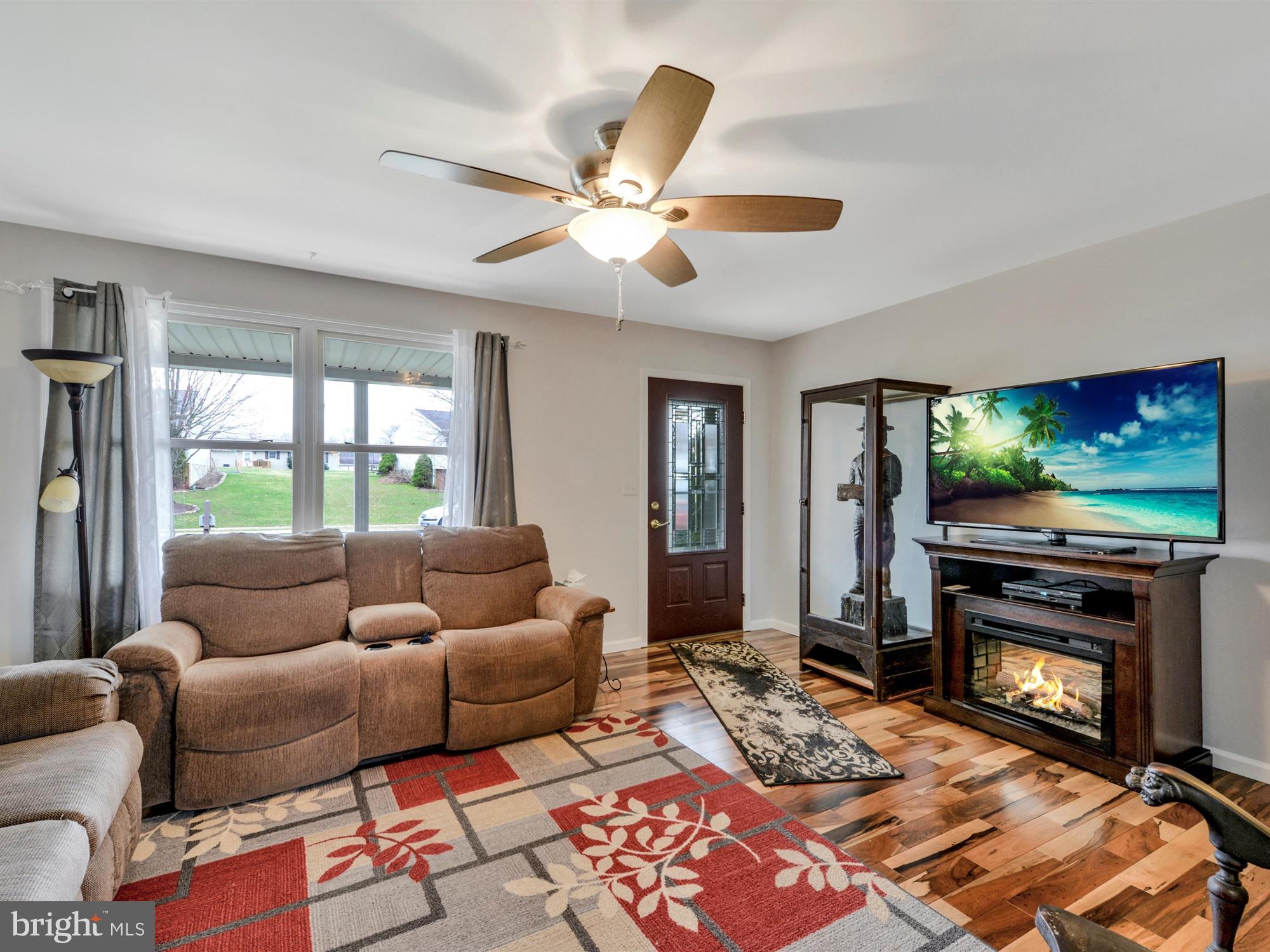 10 Barnhill Road Denver, PA 17517 - Photo 7 of 29 Living Room with Pecan Wood Floors