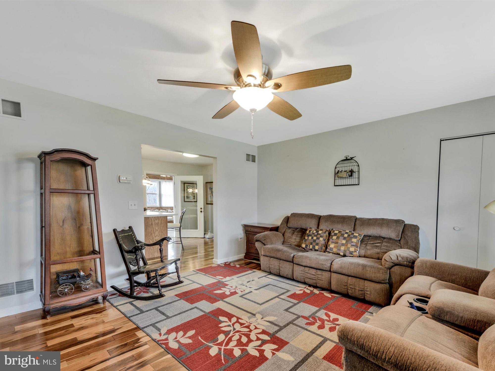 10 Barnhill Road Denver, PA 17517 - Photo 8 of 29 Living Room