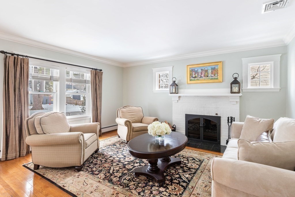 20 Durant Road Wellesley, MA 02482 - Photo 3 of 25
