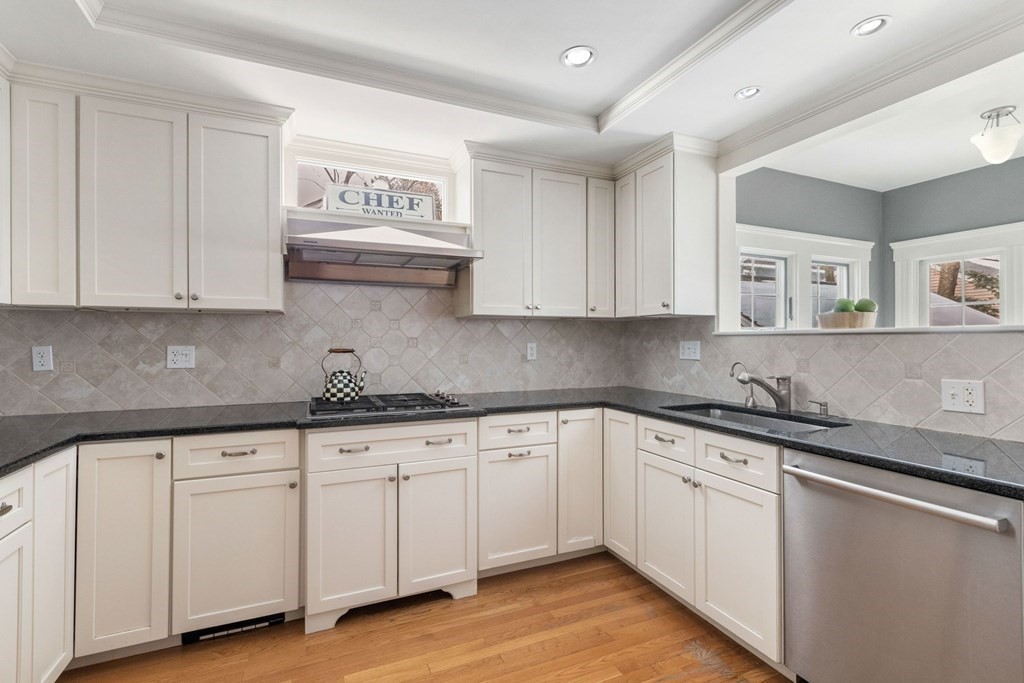 20 Durant Road Wellesley, MA 02482 - Photo 6 of 25