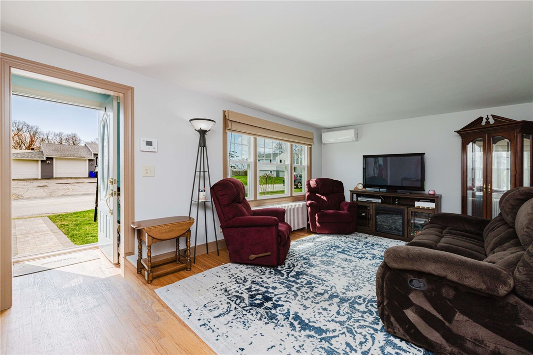 72 Beardsworth Road Tiverton, RI 02878 - Photo 8 of 44 Gallery Image 8