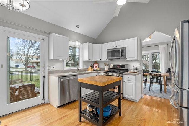 $655,000 | 811 Riva Ridge Court, Naperville, IL 60540