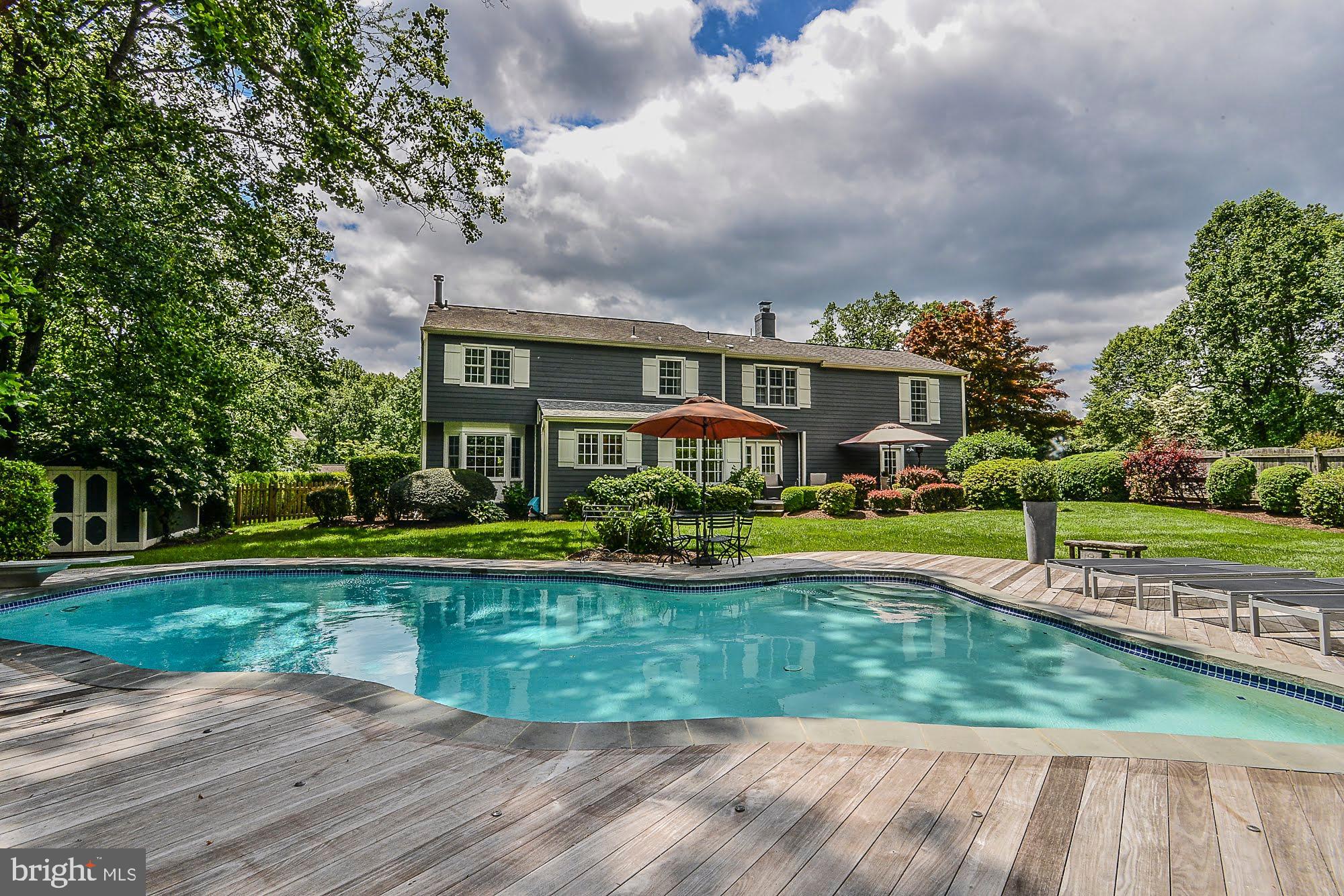 10394 Adel Road Oakton, VA 22124 - Photo 5 of 21 Quality abounds in this park like setting